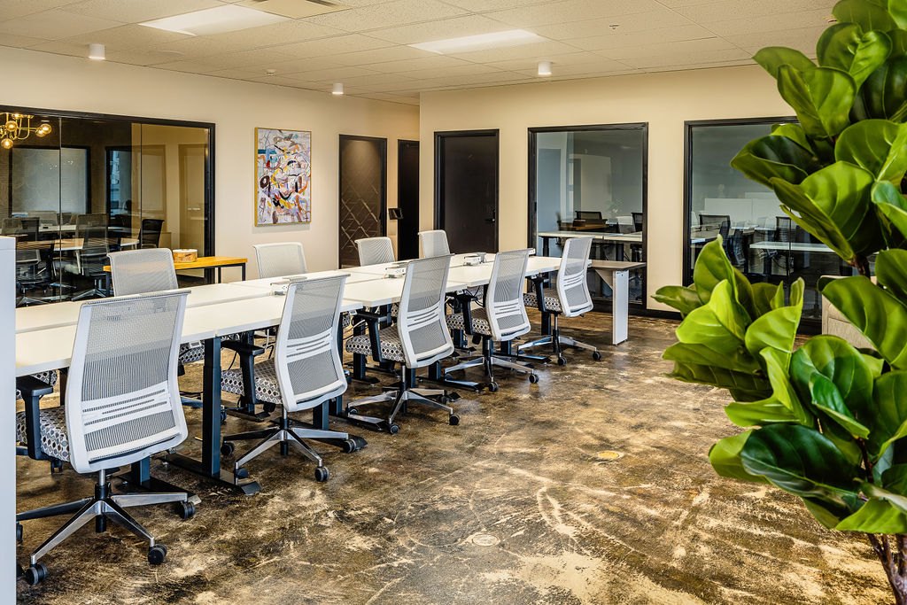 Workstations with greenery at 1950 Franklin in Oakland